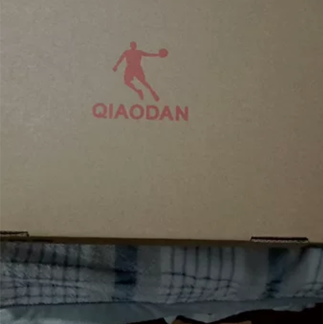 乔丹男鞋44码 一周前于实体店购入 因不可...