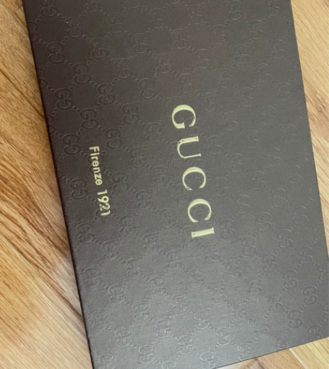 没用过，插卡都纸在，放在地库，手提袋有点脏...