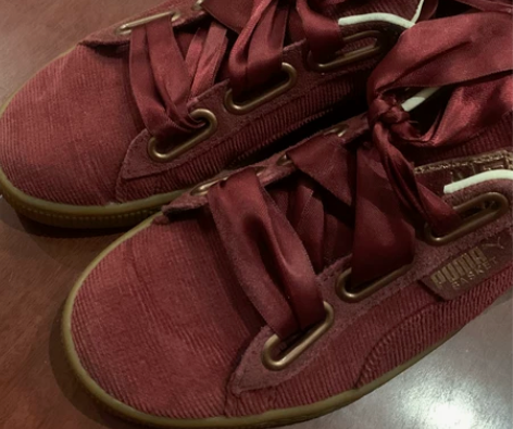 puma运动鞋 35.5 穿过一次 感兴趣...