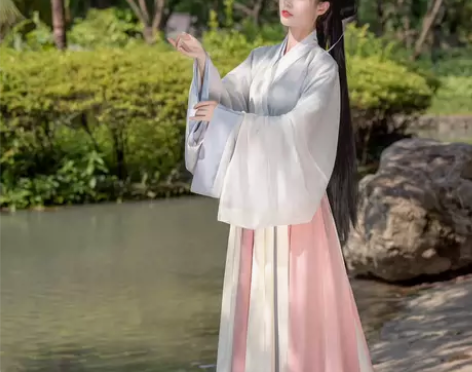春天到了，你还没有汉服吗？绚妃原创汉服寻陌...
