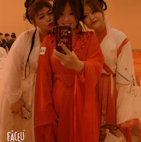 汉服，就年会穿过一次，挺显瘦的，本人身高1...