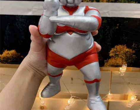 前男友买来的奥特曼手办,我说我记得看奥特曼...