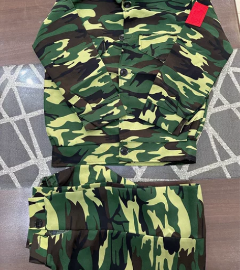 儿童迷彩服套装140码 基本全新 感兴趣的...