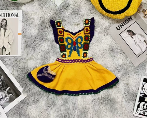 日本小众刺绣背带裙,100码,直接拍,闲置...