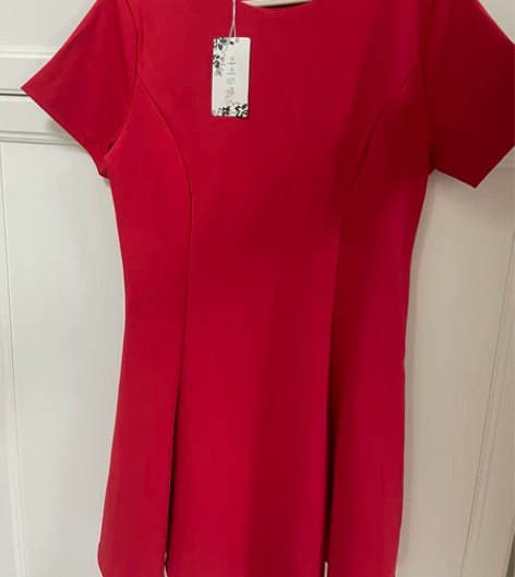 正红荷叶裙 XL码 正红色，颜色特别正，原...