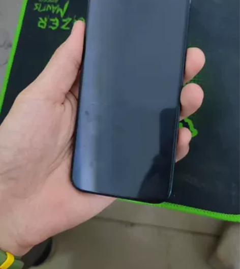 苹果12，128g伊拉克战斗成色，21年摔...