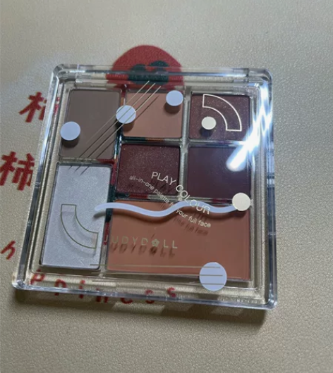 橘朵七色腮红眼影高光修容综合盘,色号是07...