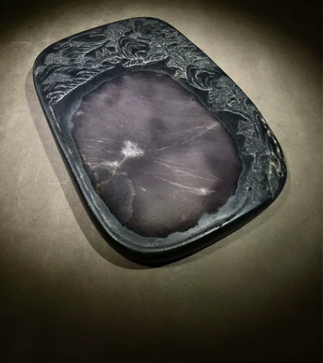 端砚,浅雕山水人物,砚堂天然冰纹、火捺、蕉...