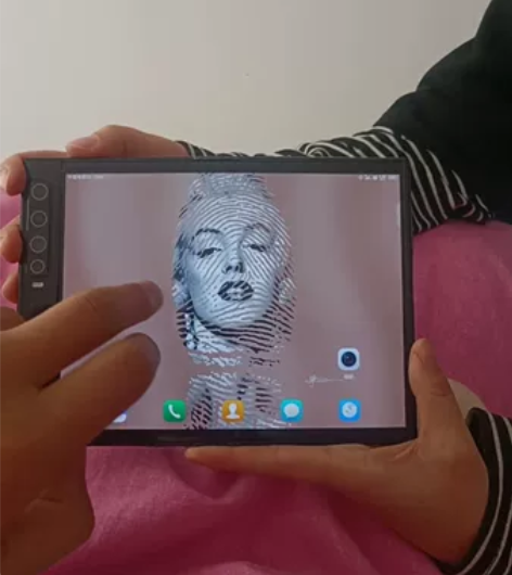 柔宇二代全新,5g特别漂亮大气好看实用 感...