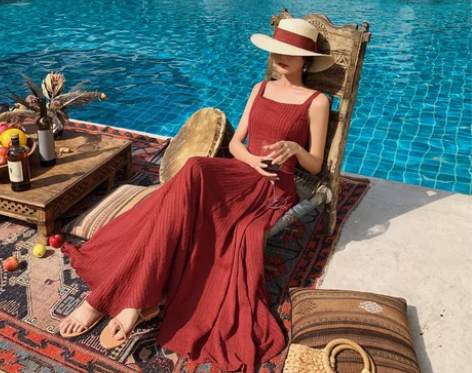 岛歌夫人海南三亚沙滩裙海边度假裙红色露背吊...