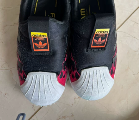 阿迪正品9K，九成新，199入，66包邮出...