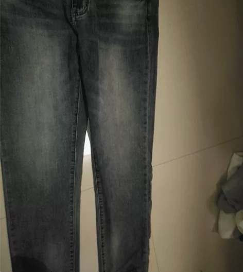 165xl码,牛仔裤摸起来很舒服 感兴趣的...