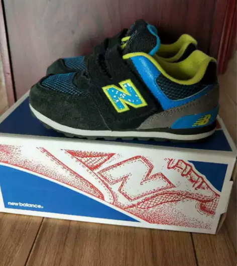 新百伦慢跑鞋 新百伦儿童慢跑鞋购自实体店,...