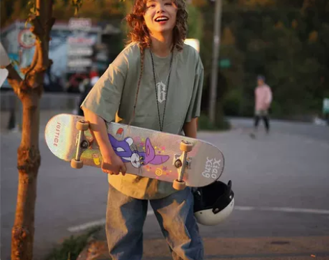 沸点JUSTICE滑板初学者专业板成人刷街...