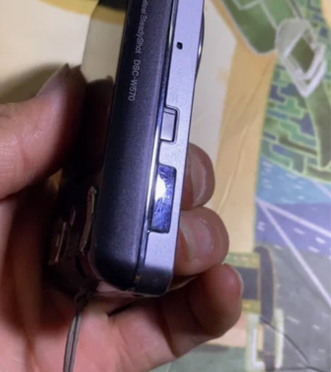 索尼W570，相机有故障，具体您看视频，裸...