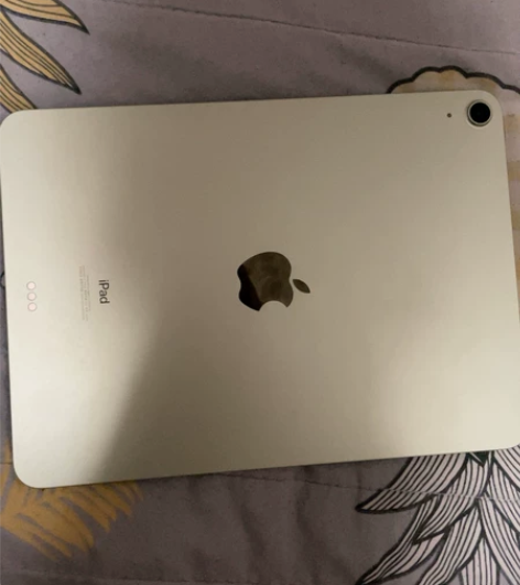 出iPad Air4，一直很保护的在用，屏...