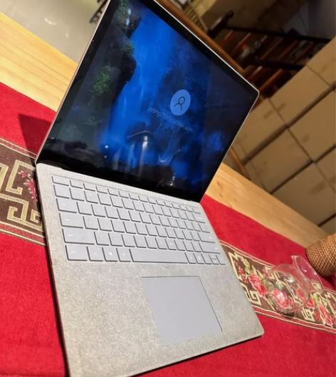 微软笔记本自用的。有点小花 建议的不要拍双...