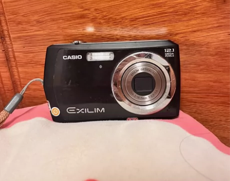 卡西欧Z16 黑色，外观成色如图（闪光灯坏...