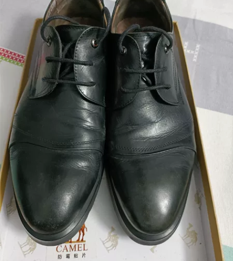 不讲价，骆驼黑色41码皮鞋，头层牛皮，鞋头...