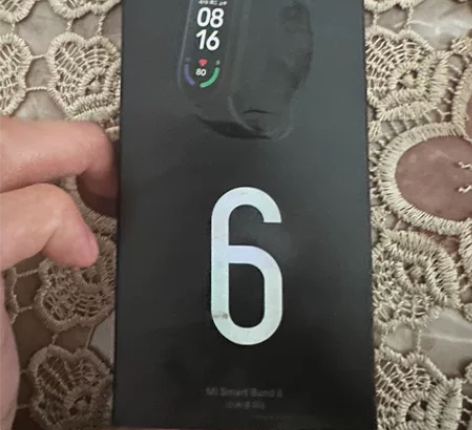小米手环6。      95新 配件齐全假...