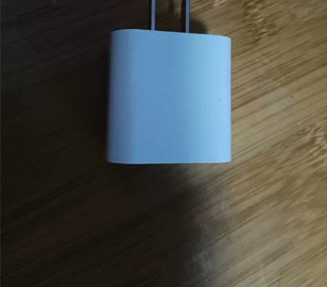 苹果14手机充电头一个，没有线，9成新，正...