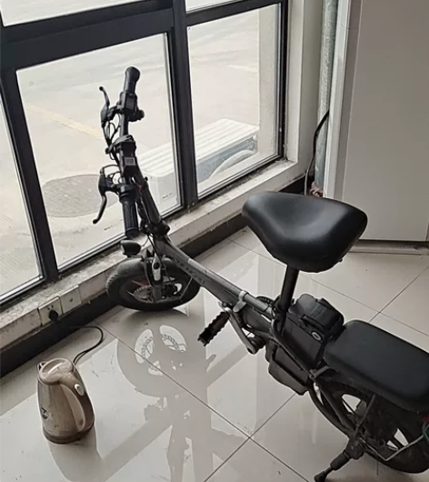 正步折叠电动车全铝合金车身,真空胎高清仪表...