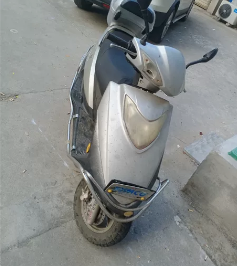 二手摩托车，低价出售800发动机很好，一打...