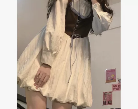 法式方领连衣裙女春秋2022年新款学生设计...