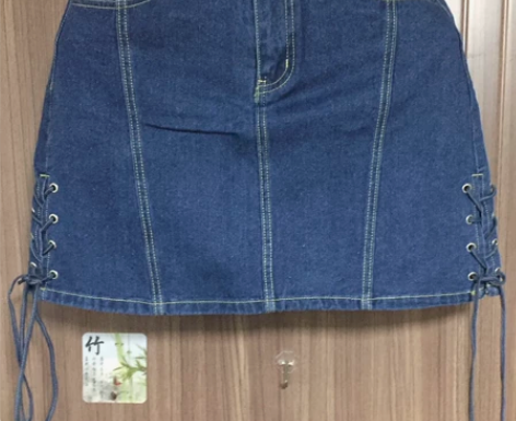 拉夏贝尔全新百搭水洗牛仔A字裙，L码，孤品...