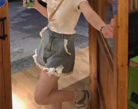 蕾丝花边蝴蝶结牛仔短裤 买了之后仅试穿就没...
