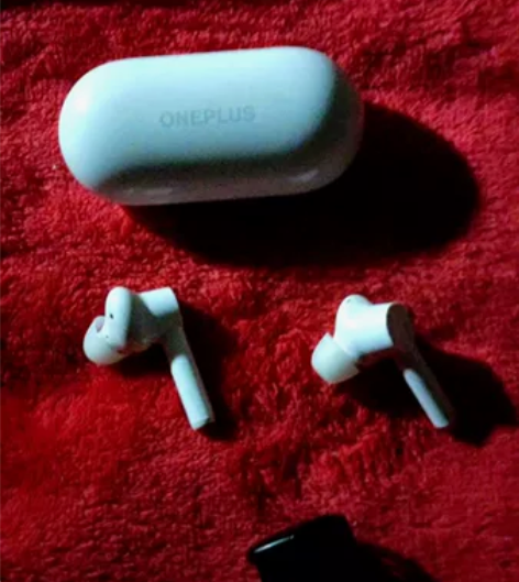 买二月一加耳机 感兴趣的话点“我想要”和我...