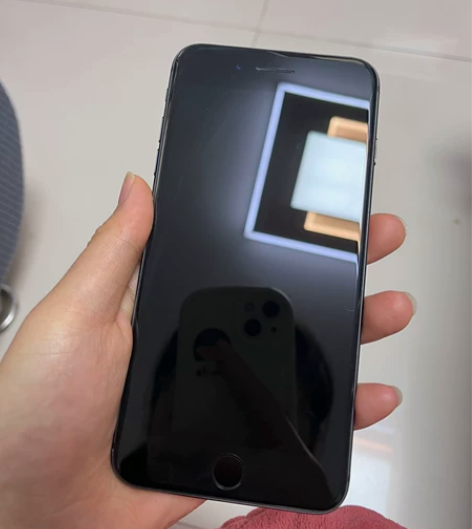 苹果8plus 一直小心使用 本地专卖店购...