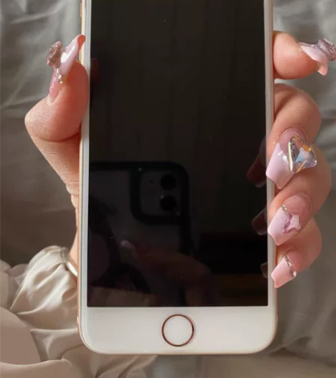 iPhone 8 金色  64G 国行 换...