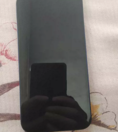 出一台苹果12，电池百分百，电池是更换的全...