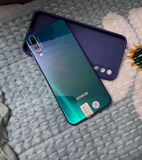 【特价出售】捡漏华为荣耀20青春版手机全面...