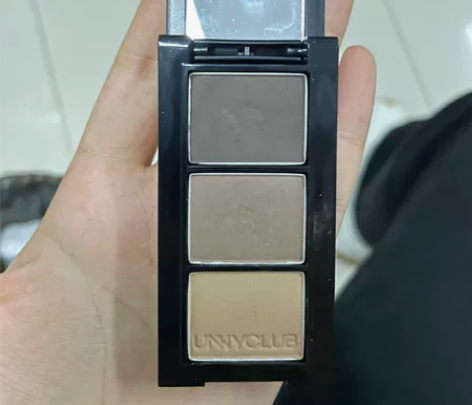 unny眉粉，用过几次，余量如下，小工具都...