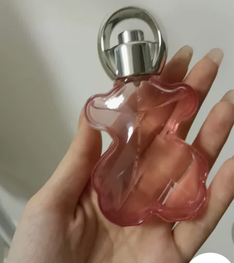 桃丝熊挚爱小熊香水，喷二无盒，不喜欢这个味...