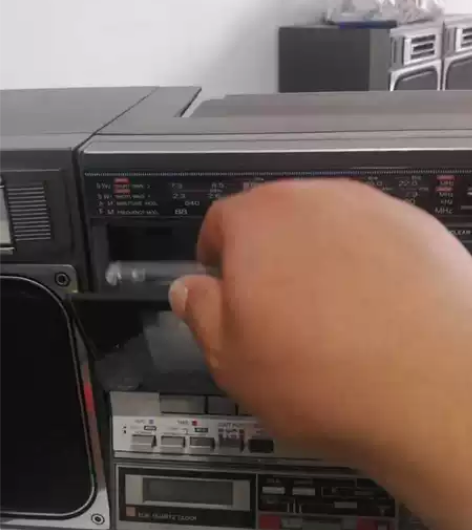 80年代机子，真品进口夏普800，这是自己...