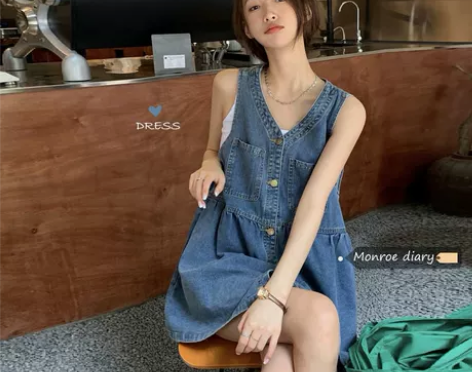 甜辣风薄款牛仔背心无袖背带连衣裙女小众夏小...