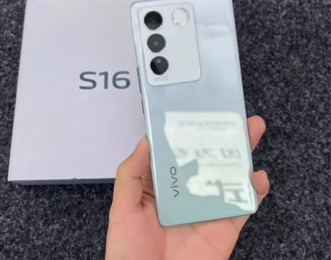 vivoS16 8+256G 成色有一处小...