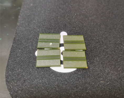 七彩虹1650s拆下来的显存 一共有四颗 ...