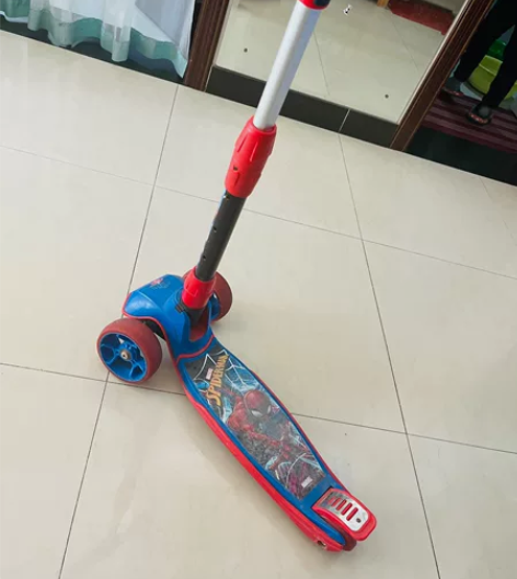 DISNEY 迪士尼滑板车儿童 加大加宽四...