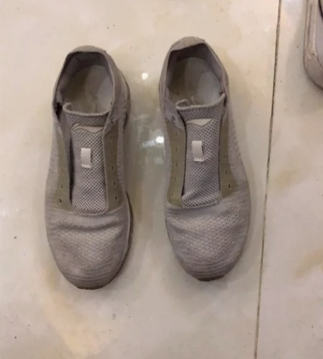 李宁气垫鞋，气垫好好的，没有破损 感兴趣的...