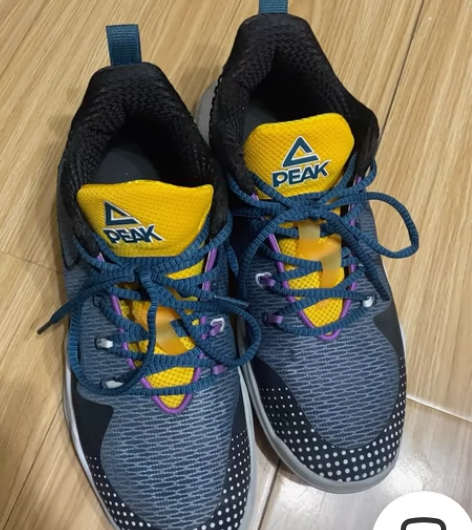 李宁球鞋42码100块转 感兴趣的话点“我...