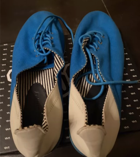 斐乐夏季两穿布鞋,后跟可以折叠,适合晚上出...