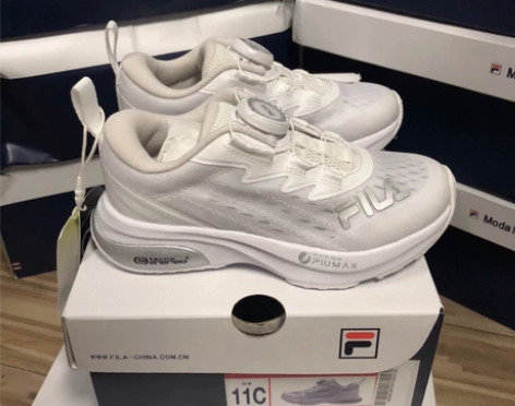 斐乐儿童复古运动鞋  28码 发货时间：正...