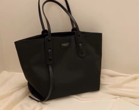 包邮全新法国黑武士托特包低价处理假期创业,...