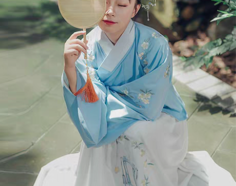 转卖都城南庄原创日常汉服绣花白色下裙浅色汉...