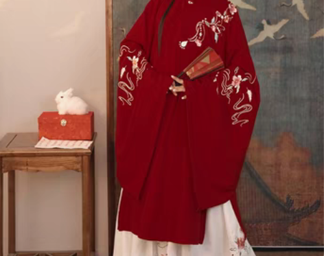 转卖艺缕 民族装舞台装 因为自己胖的穿的不...