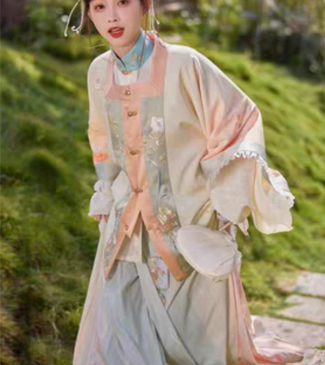转卖七月夕 暖玉 明制汉服绣花半臂立领琵琶...